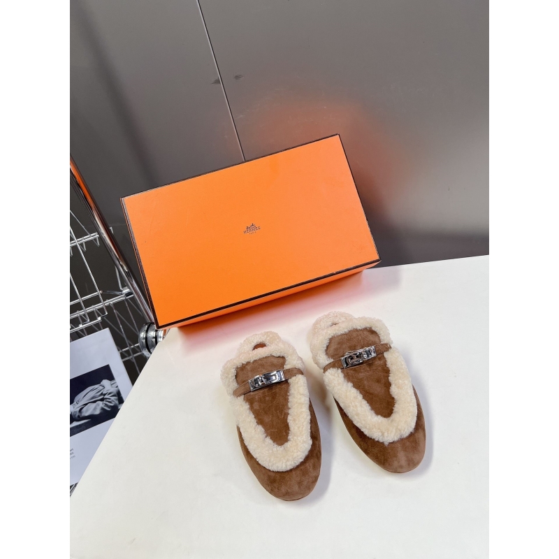 H**mes slippers